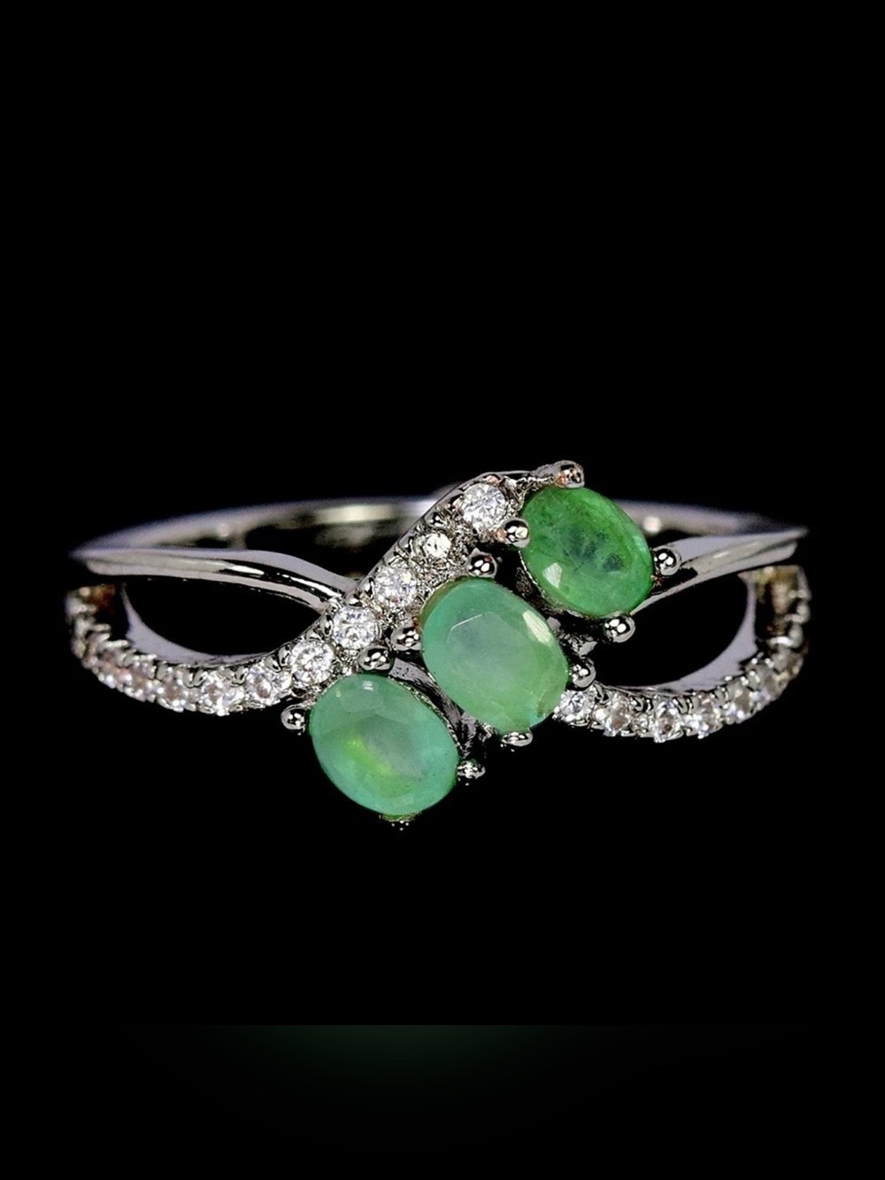 Stunning Natural Emerald with Zircon Accent 925 Sterling Silver Ring Size 6.25